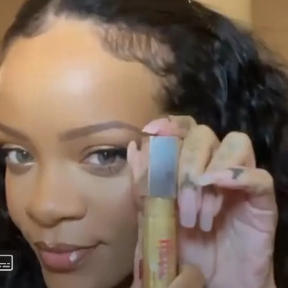 ❇️🧚‍♀️LEMON LAVA Fenty Beauty Gloss Bomb Heat NWOBox